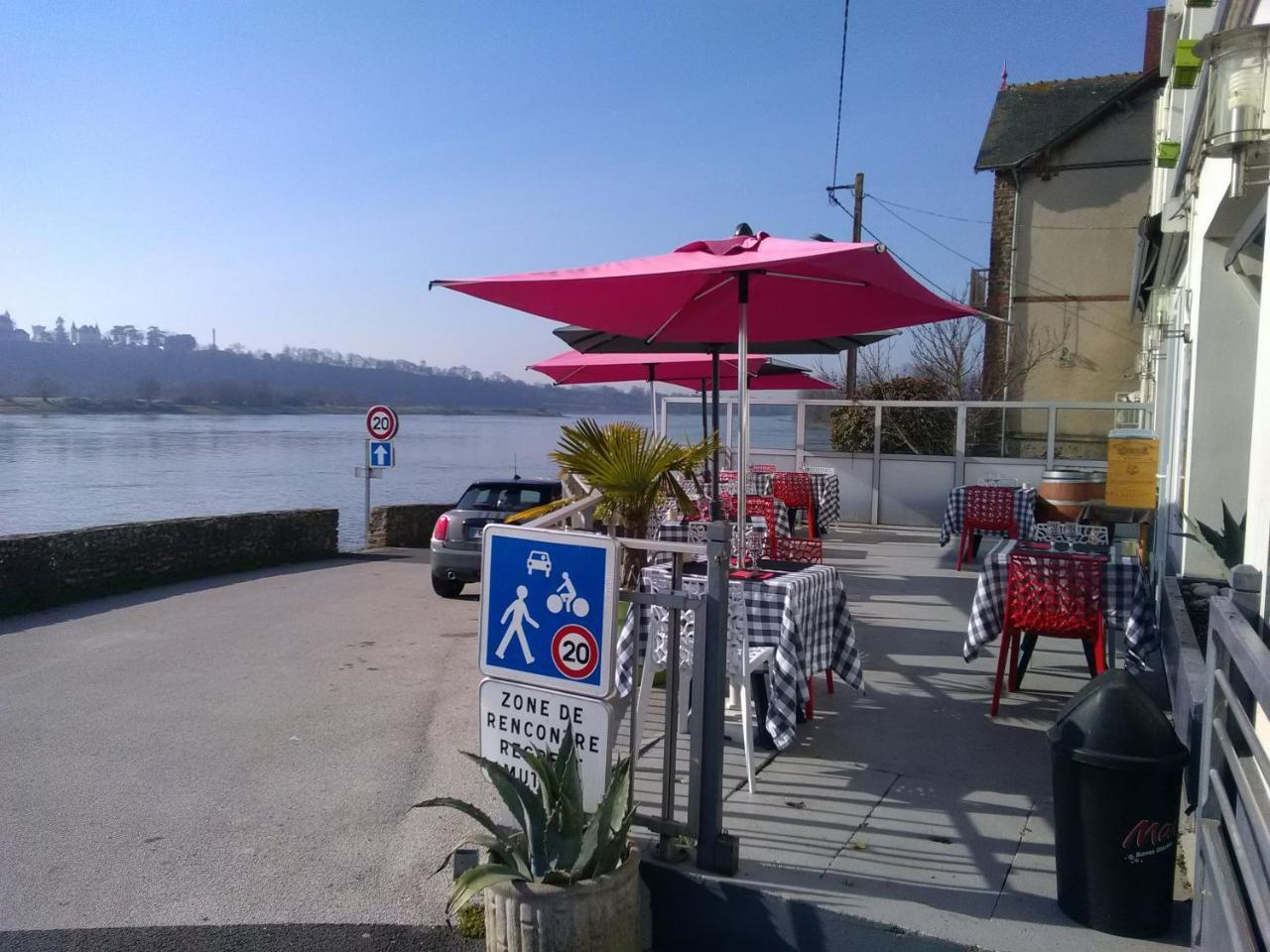 Le Petit Pêcheur Hotel Saint-Florent-le-Vieil Exterior foto