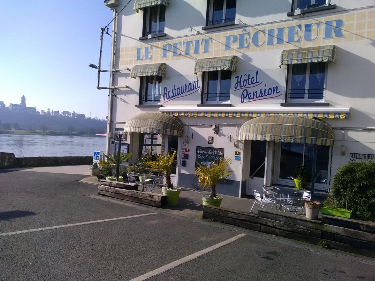 Le Petit Pêcheur Hotel Saint-Florent-le-Vieil Exterior foto